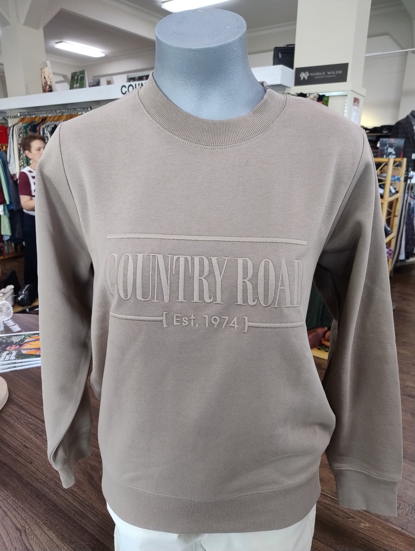 Country Road Heritage Womens Sweatshirt-Praline