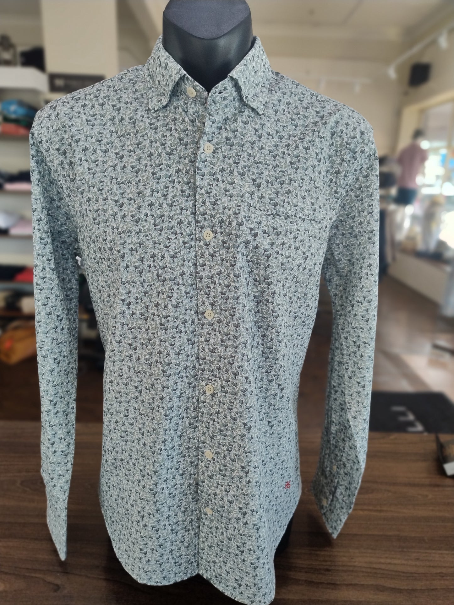 Two Flowers Bottle Leaf Print Long Sleeve Shirt