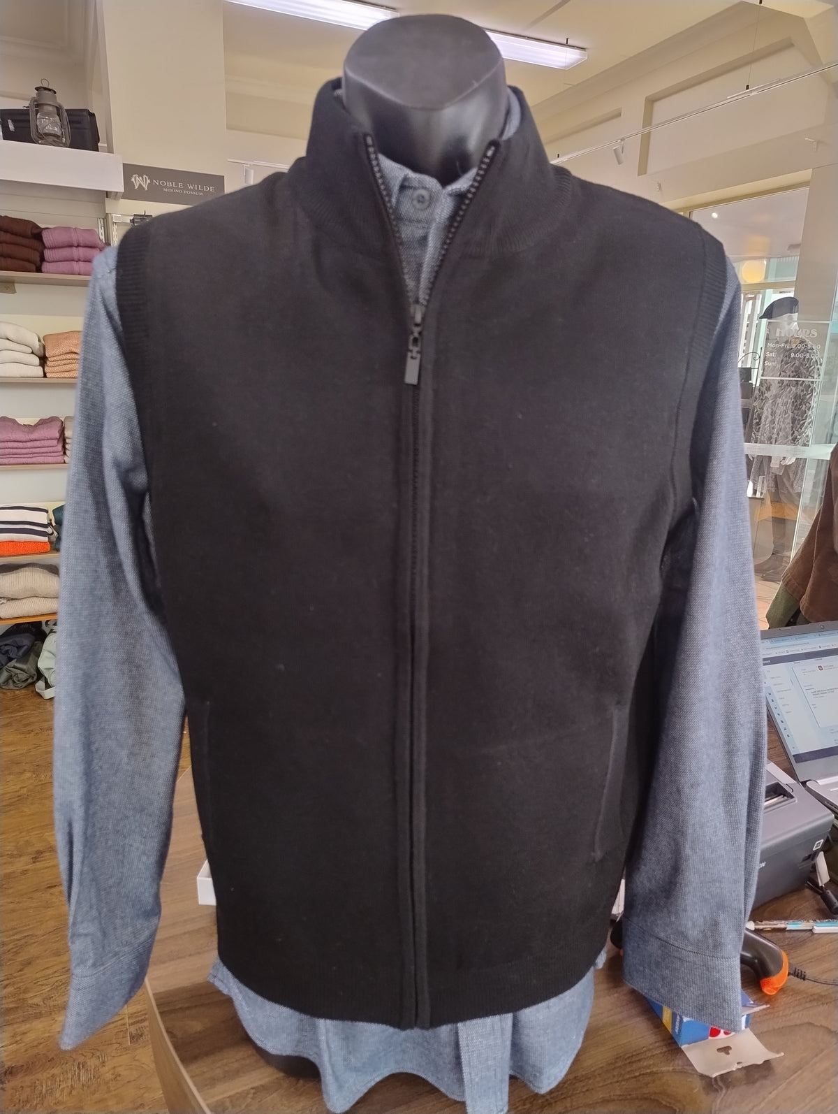 Berlin Full Zip Merino Sleeveless Vest - Black