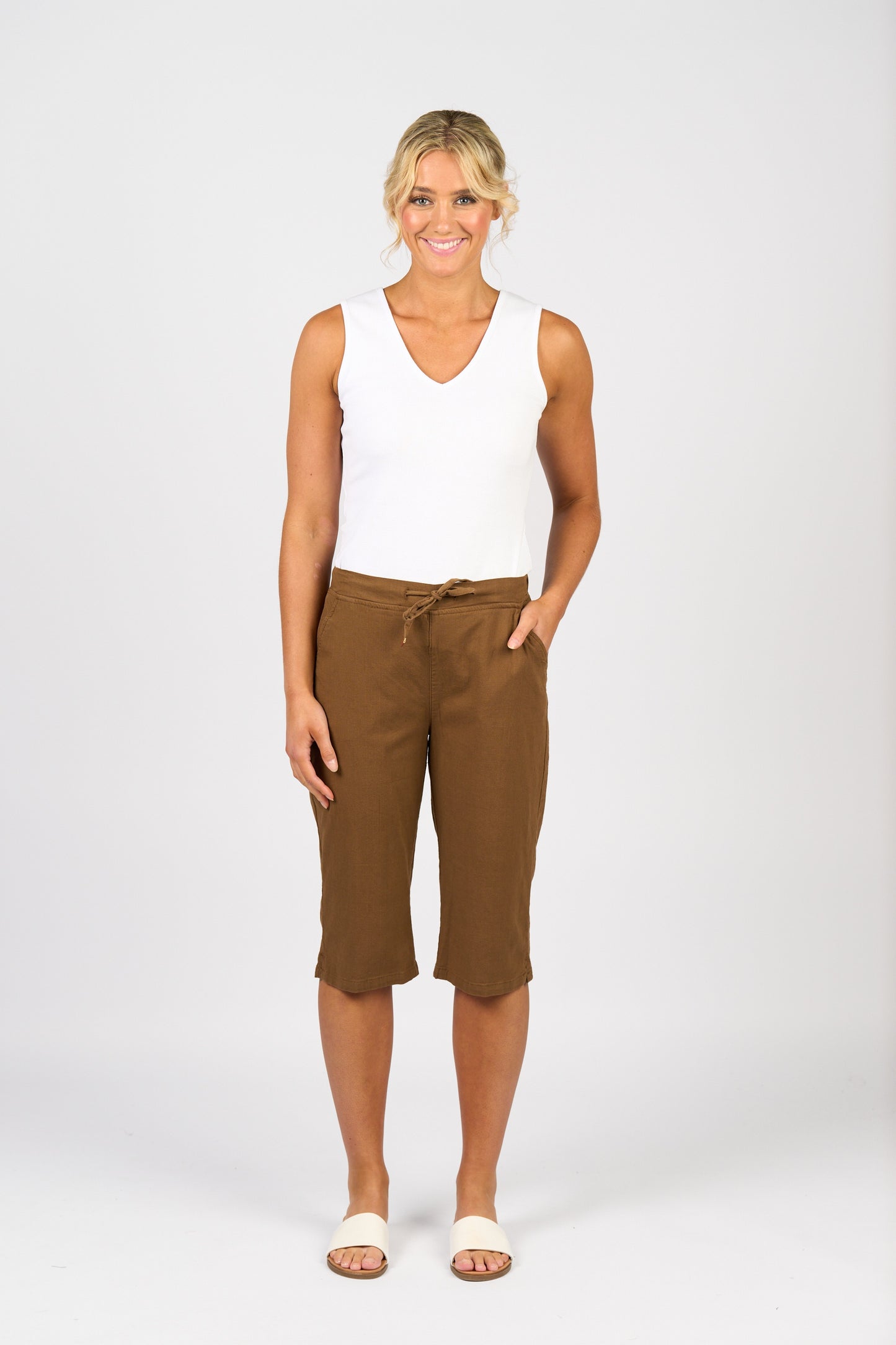 Vassalli Below Knee Slim Leg Elastic Waist Pant Pecan