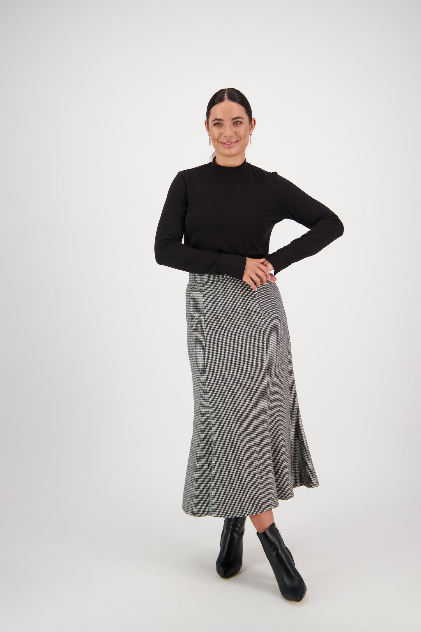 Vassalli Houndstooth Mid Length Fluted Skirt