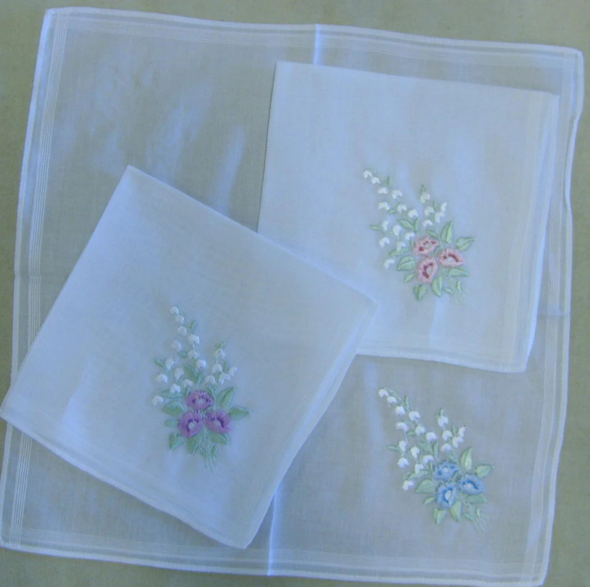 Rayner & Co Ladies Hankies F1154 Embroidered