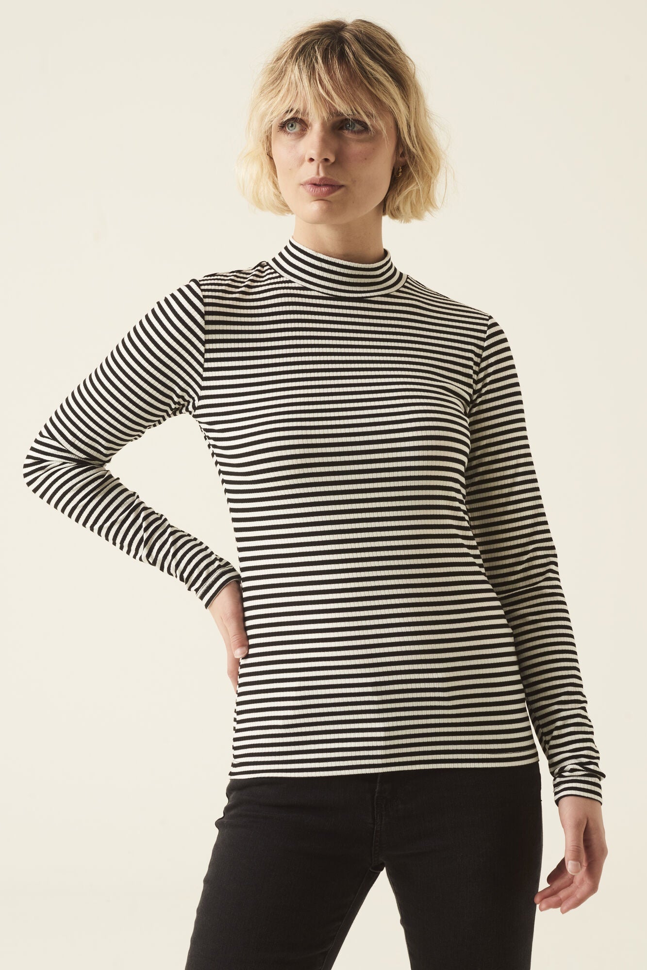 Garcia Ladies Long Sleeve T-Shirt Off White/Black Stripe