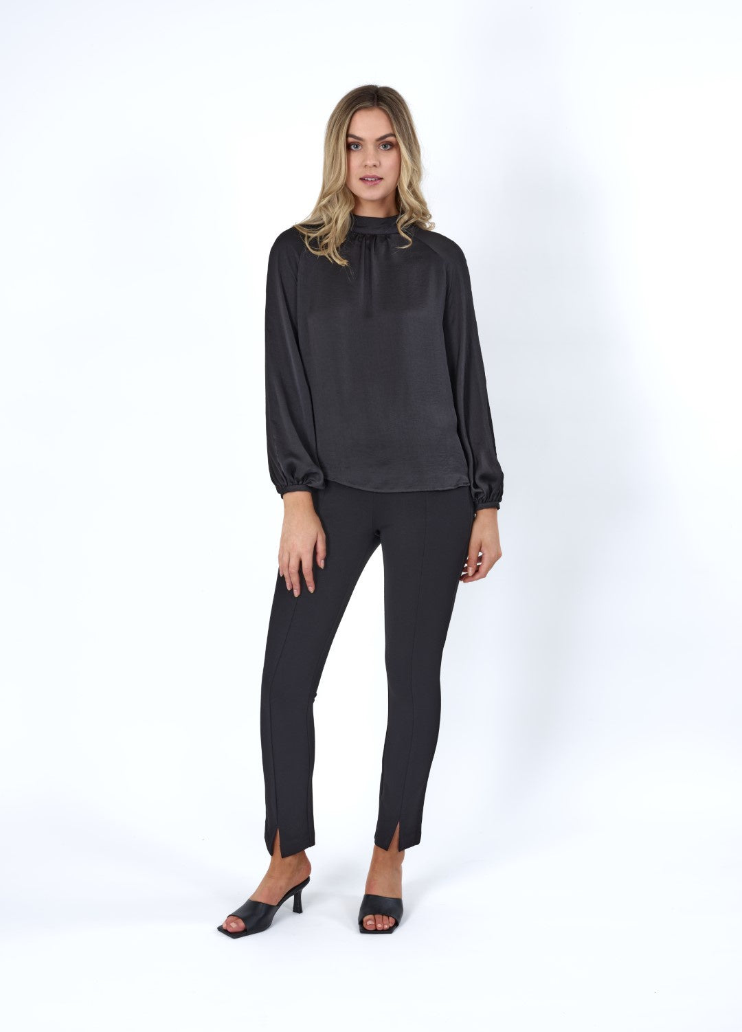 Knewe Harlow Long Sleeve Top - Black