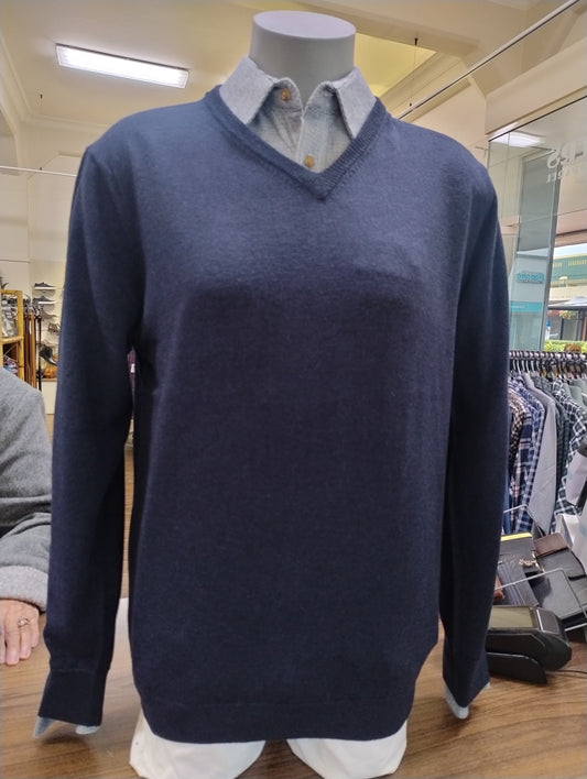 Berlin Merino V Neck Jumper - Navy