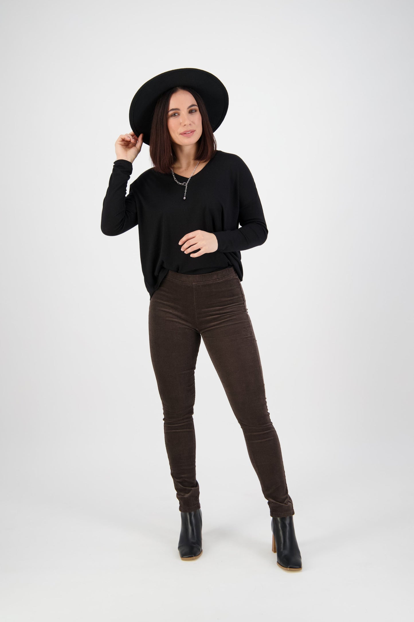 Vassalli Skinny Pull on Cord Pants