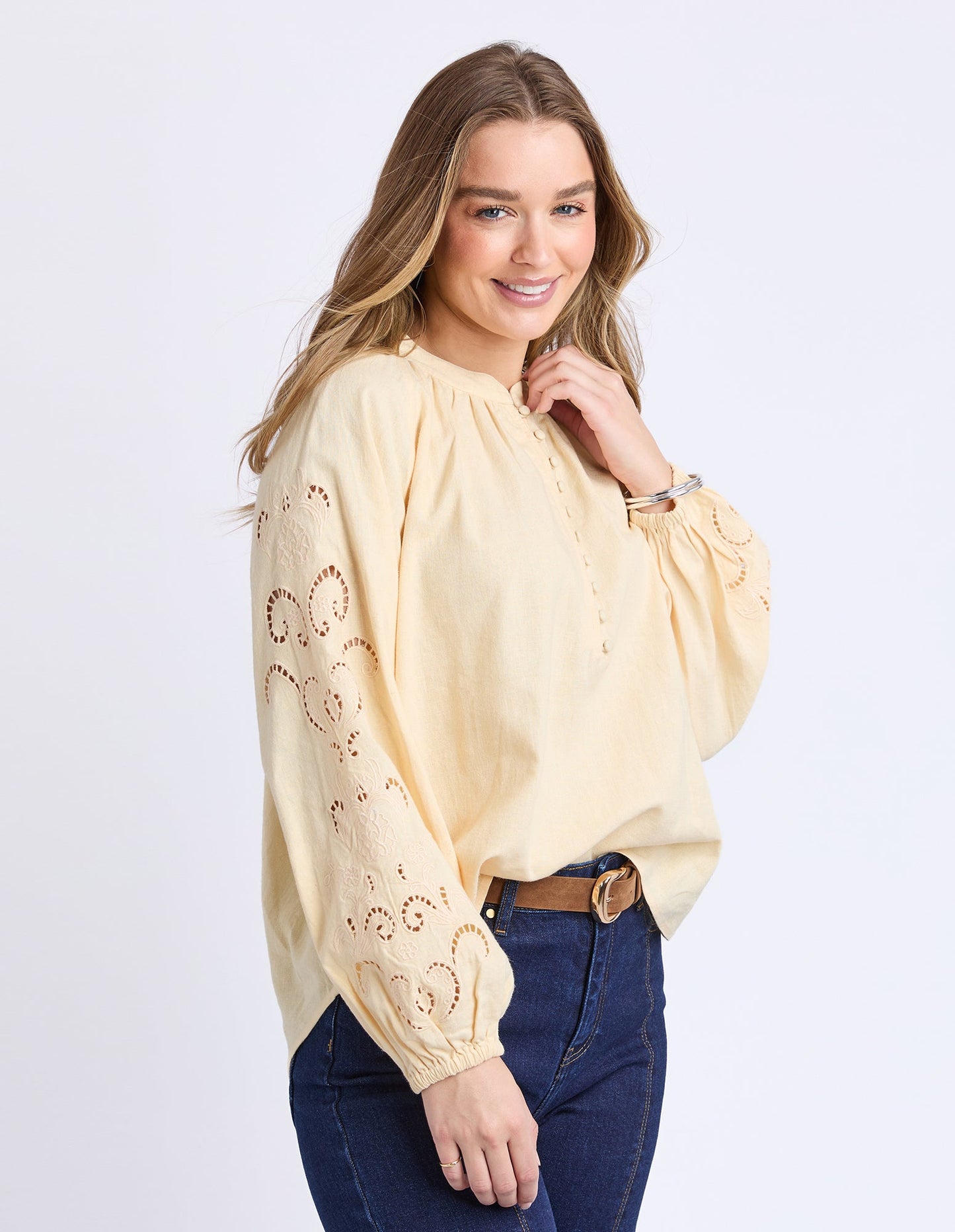 Foxwood Carlson Top - Egg Shell
