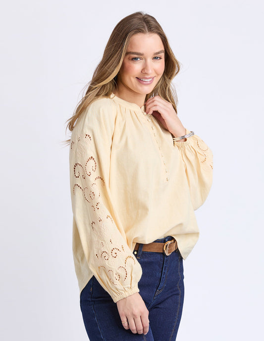 Foxwood Carlson Top - Egg Shell