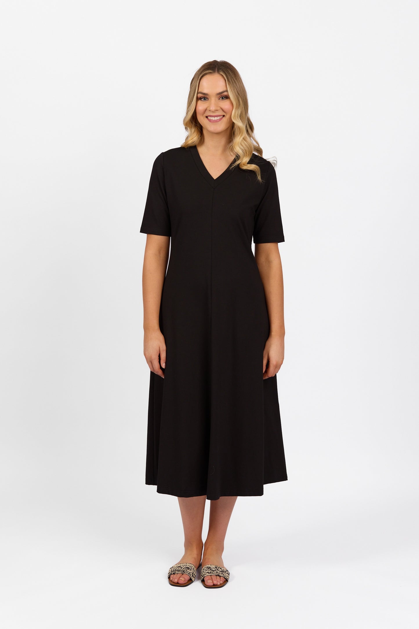 Vassalli Short Sleeve A Line Knit Dress With V Neck Black