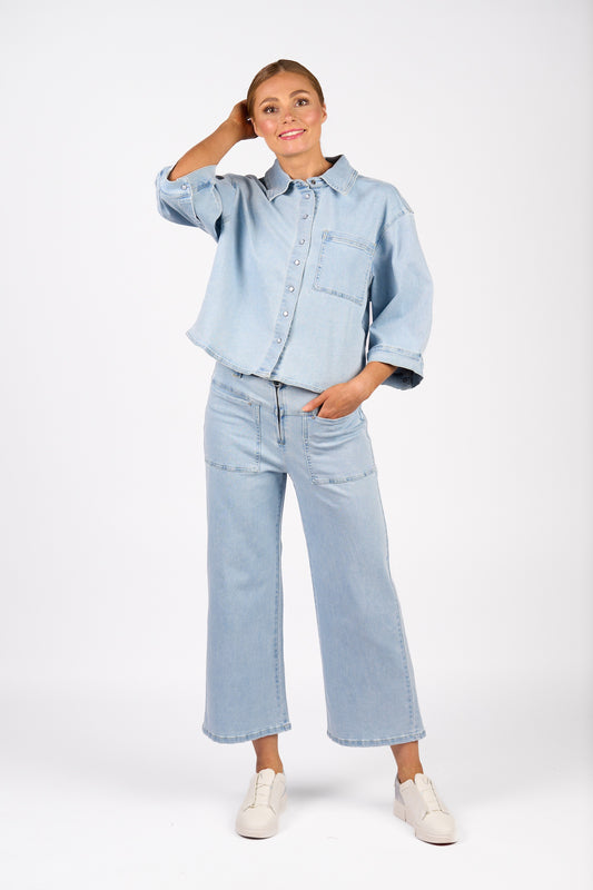 Knewe Coupe Shacket - Light Wash