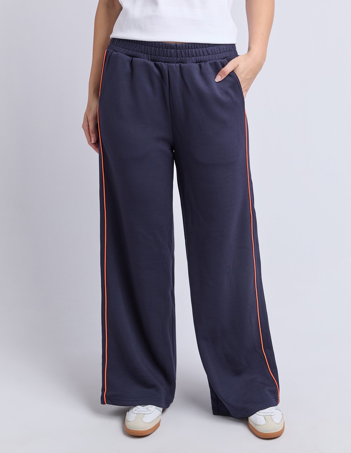 Foxwood Traveller Pant - Navy