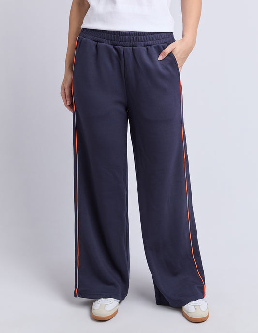 Foxwood Traveller Pant - Navy
