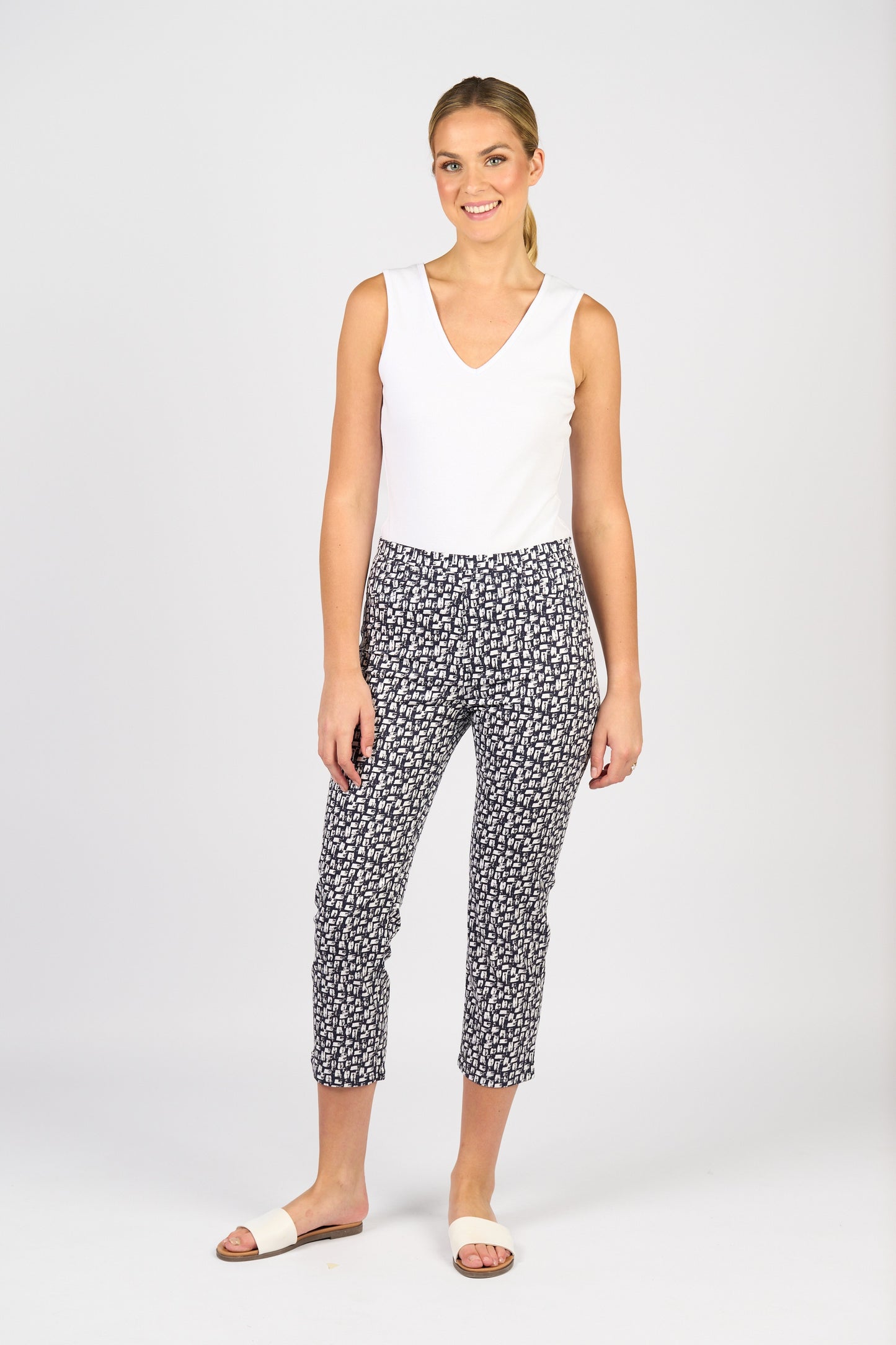 Vassalli Printed Slim Leg 7/8 Length Lightweight Pull On Pant - Cove