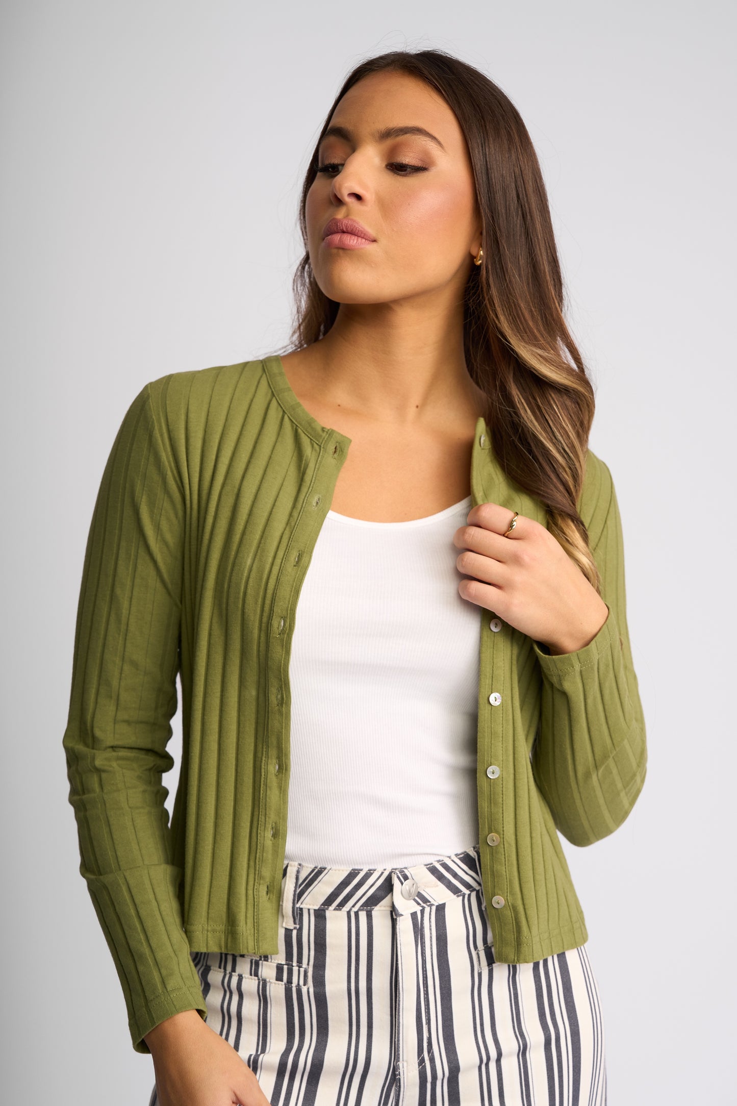 Vassalli Suri Button Up Cardigan - Olive