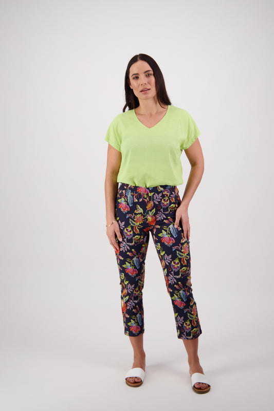 Vassalli Brazil Printed Slim Leg 7/8 Length Lightweight Pull on Pants