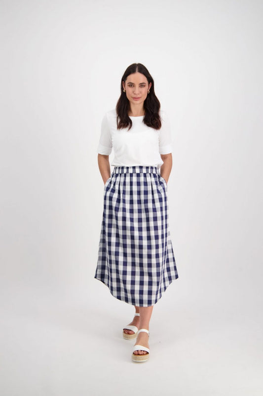 Vassalli Pull on mid length skirt with pockets 7045